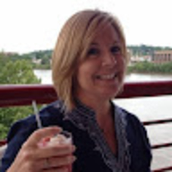 Meet your Posher, Stacie - Picture 1 of 1